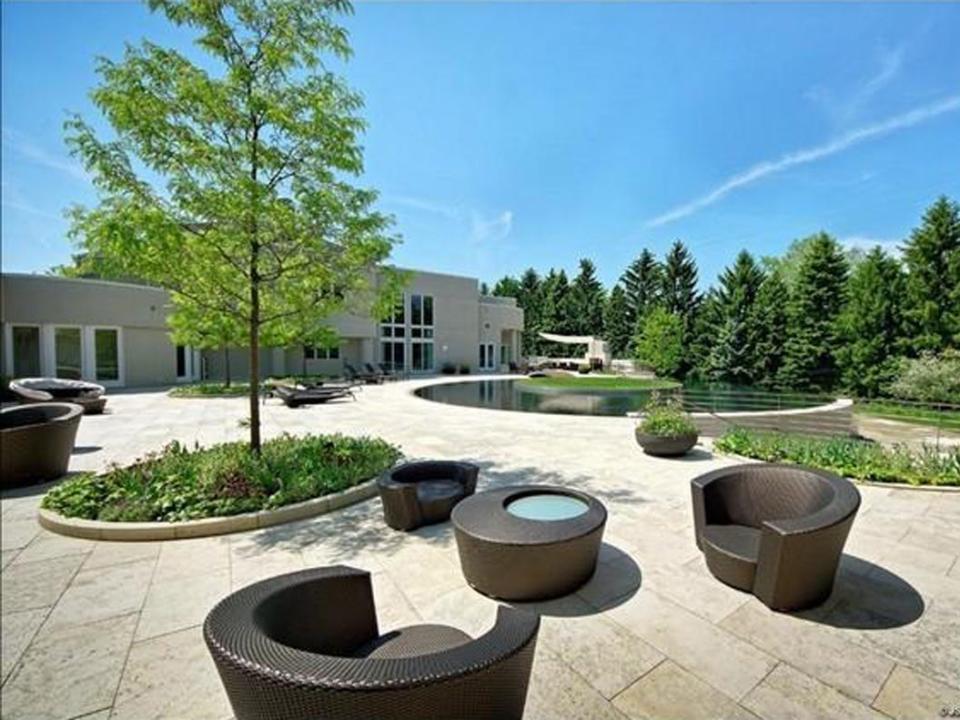 Michael Jordan patio mansion 