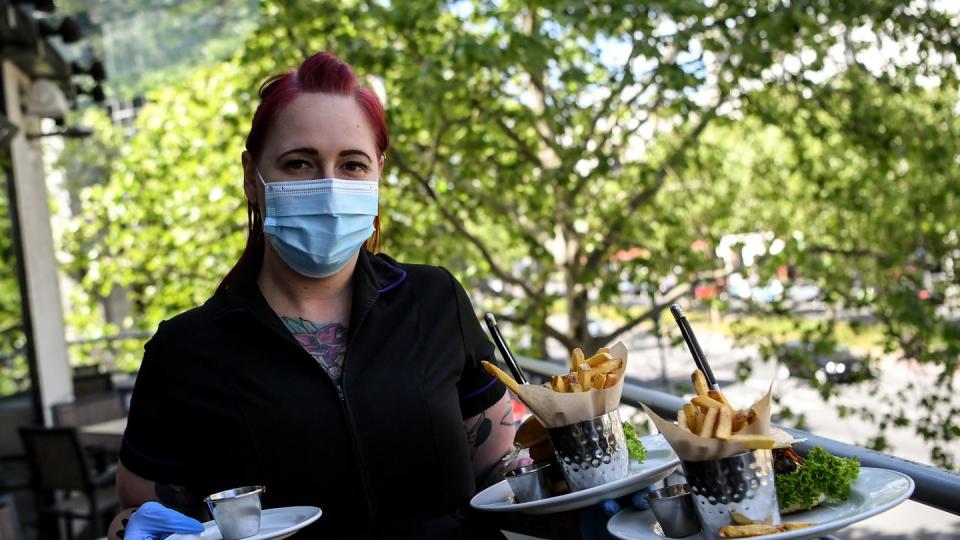 Gaststätten dürfen in allen Bundesländern unter Hygiene-Vorgaben wieder öffnen.