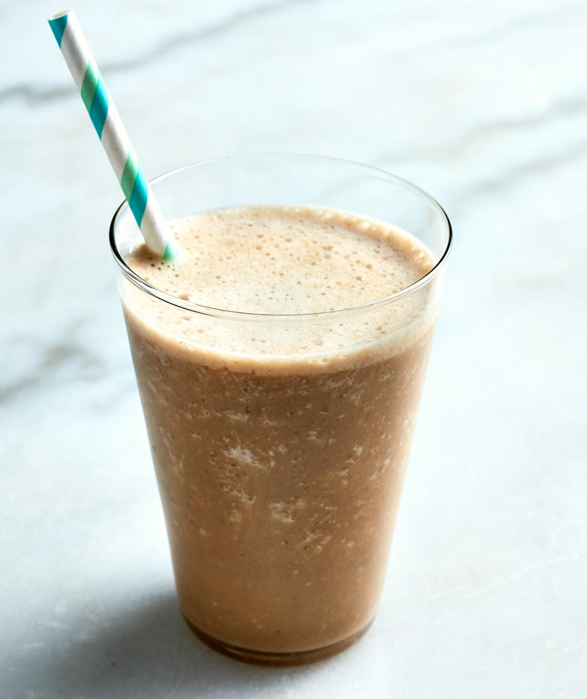 The Surprisingly Simple Secret to a Better Make-Ahead Smoothie Is Sitting  in Your Cabinet