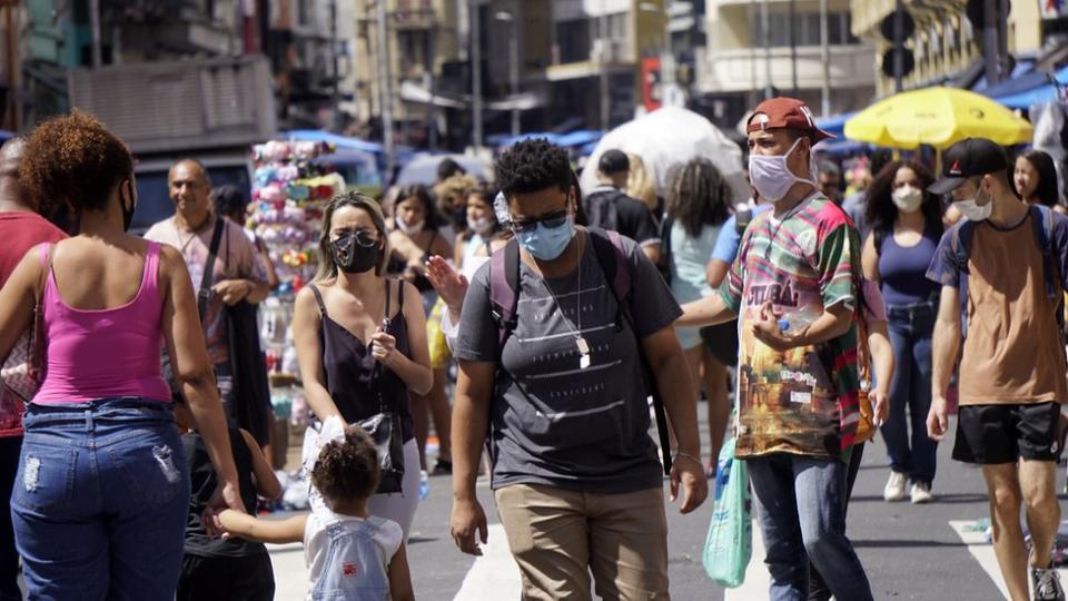 Gente caminando en São Paulo