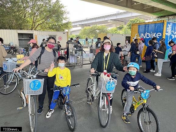 親子同遊享兒童節優惠。(新北市政府高灘地工程管理處提供)