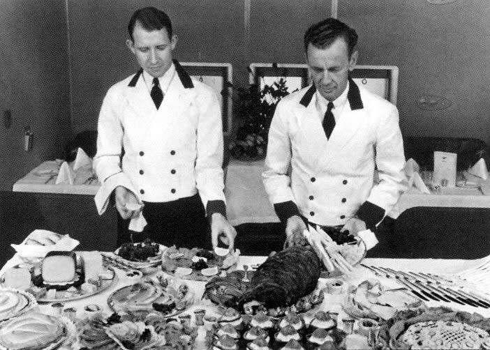 Food was always an integral part of the Pan Am offering. They had a caviar bar and the famous sliced ​​chateaubriand on site