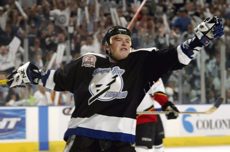 Two-time Stanley Cup champion retires after 11 seasons in the NHL
