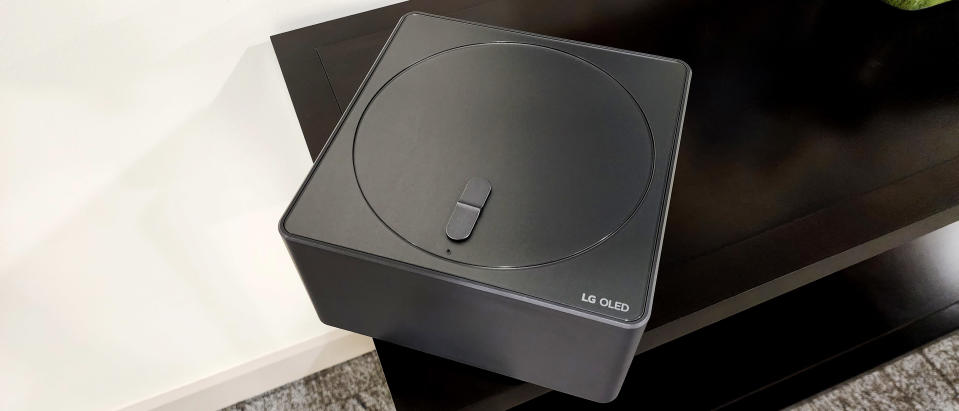 LG M3 OLED TV connection box