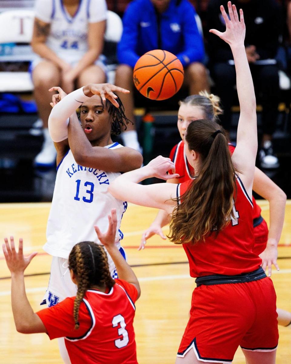 Ajae Petty (13) led Kentucky with 22 points, 13 rebounds and two blocked shots in Sunday’s win and also contributed two assists.