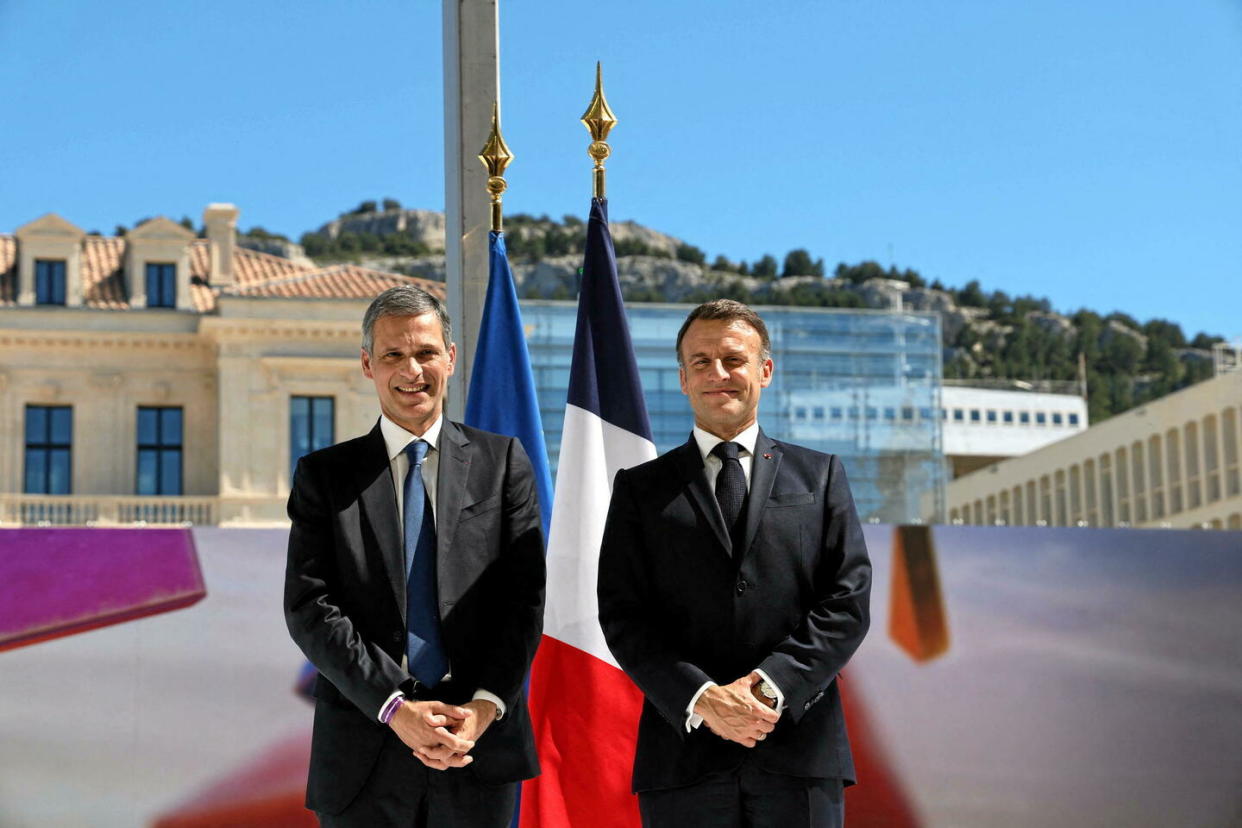 Emmanuel Macron et le patron de l'armateur CMA CGM, Rodolphe Saadé, le 8 mai 2024 à Marseille.  - Credit:DOMINIQUE JACOVIDES /SIPA /