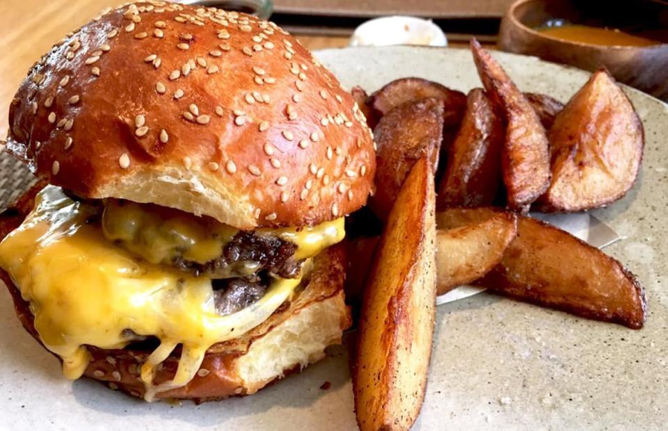 Cheeseburger, Husk (Charleston, South Carolina)