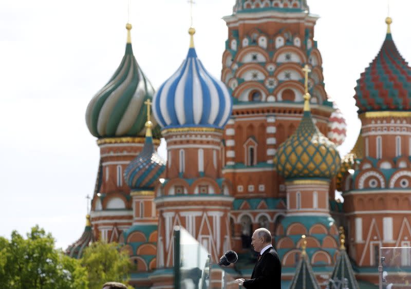 El presidente ruso, Vladimir Putin, pronuncia un discurso durante un desfile militar en el Día de la Victoria, que marca el 78º aniversario de la victoria sobre la Alemania nazi en la Segunda Guerra Mundial, en la Plaza Roja en el centro de Moscú, Rusia
