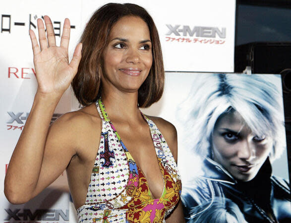 US actress Halle Berry waves | Photo: TOSHIFUMI KITAMURA/AFP via Getty Images