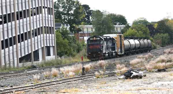 Islington Creek neighborhood leader says idling trains brining noiose and fumes are still an issue in this Portsmouth neighborhood.