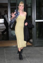 <p>Anna Faris gave a wave to the paps as she strutted her stuff in a slinky golden ribbed dress and patent leather boots in NYC on Monday. It was a busy day for the actress and author, who is <a rel="nofollow" href="https://www.yahoo.com/lifestyle/anna-faris-thank-god-mom-wont-reading-new-book-213651144.html" data-ylk="slk:promoting her new book;elm:context_link;itc:0;sec:content-canvas;outcm:mb_qualified_link;_E:mb_qualified_link;ct:story;" class="link  yahoo-link">promoting her new book</a>. (Photo: Backgrid) </p>