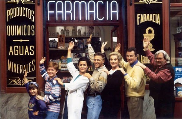 ‘Farmacia de Guardia’: tirando de nostalgia, ‘Farmacia de Guardia’ es esa serie que alegraba los mediodías de las casas de toda España entre 1991 y 1995. Aunque estuviera de fondo, sus gags eran auténticos y sus interpretaciones, sublimes. Un bonito reencuentro en el que, no obstante, la falta de Carlos Larrañaga sería notoria. (Imagen: ©Atresmedia)