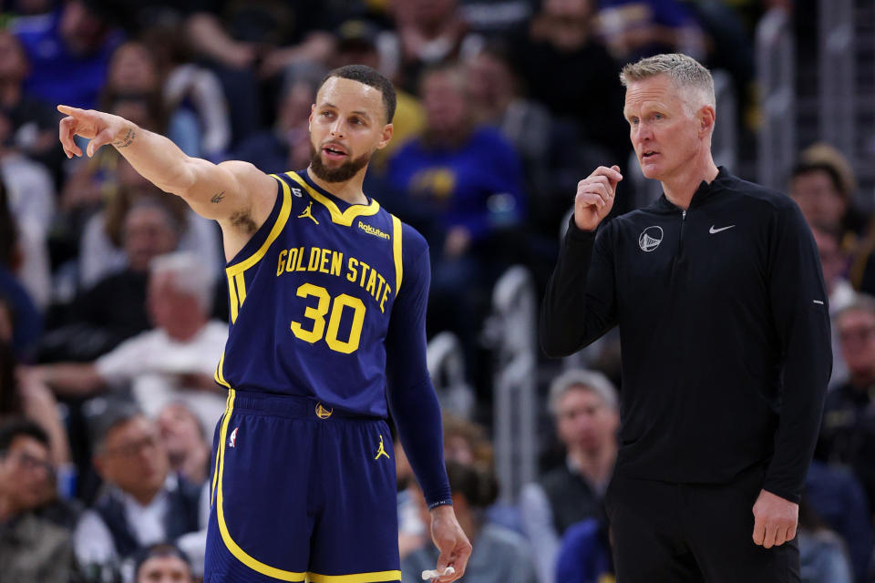 Stephen Curry與Steve Kerr。（NBA Photo by Ezra Shaw/Getty Images）