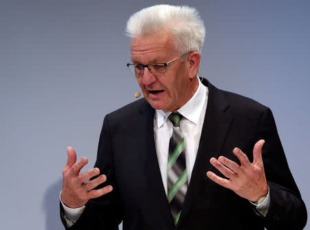 Baden-Wuerttemberg state Premier Winfried Kretschmann of the environmental Greens (Die Gruenen) attends the Handelsblatt Automotive Summit 2016 in Munich, southern Germany, November 9, 2016. REUTERS/Michael Dalder