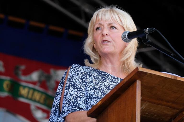 Labour general secretary Jennie Formby announces she has breast cancer