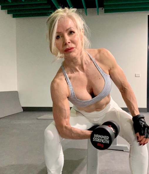 The grandma hits the gym five times a week to keep herself fit, trim and toned. Photo: Instagram/lesleymaxwell.fitness