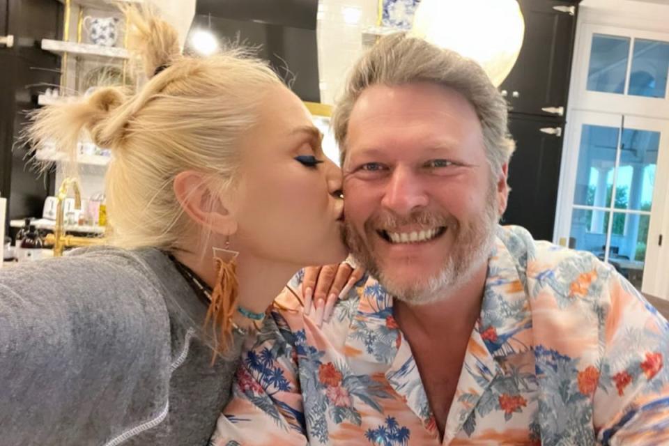 <p>Gwen Stefani/Instagram</p> Gwen Stefani gives Blake Shelton a kiss on the cheek