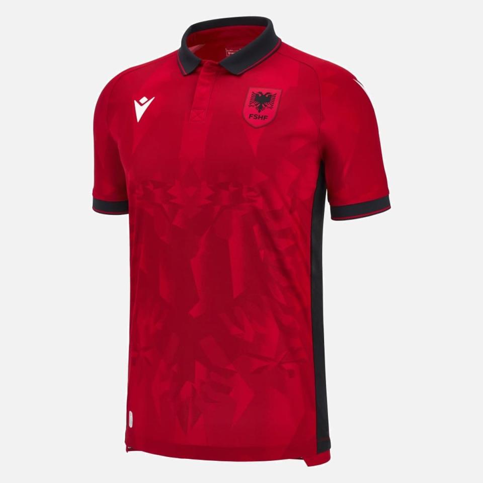 Albania home (Macron)