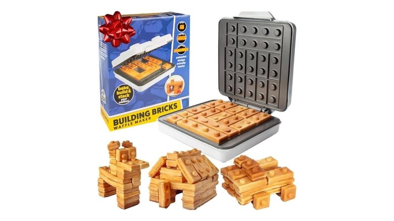 Waffle iron and building waffles