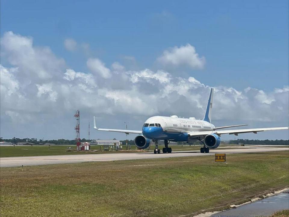 A C32 United States of America plane touches down at Gulfport-Biloxi International Airport during training. It wasn’t Air Force One, because the president wasn’t on board.