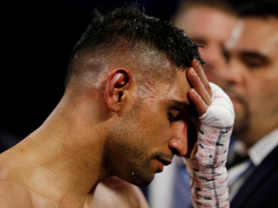 Amir Khan vs Terence Crawford result: Fight ends in controversial sixth round knockout after Khan suffers low blow