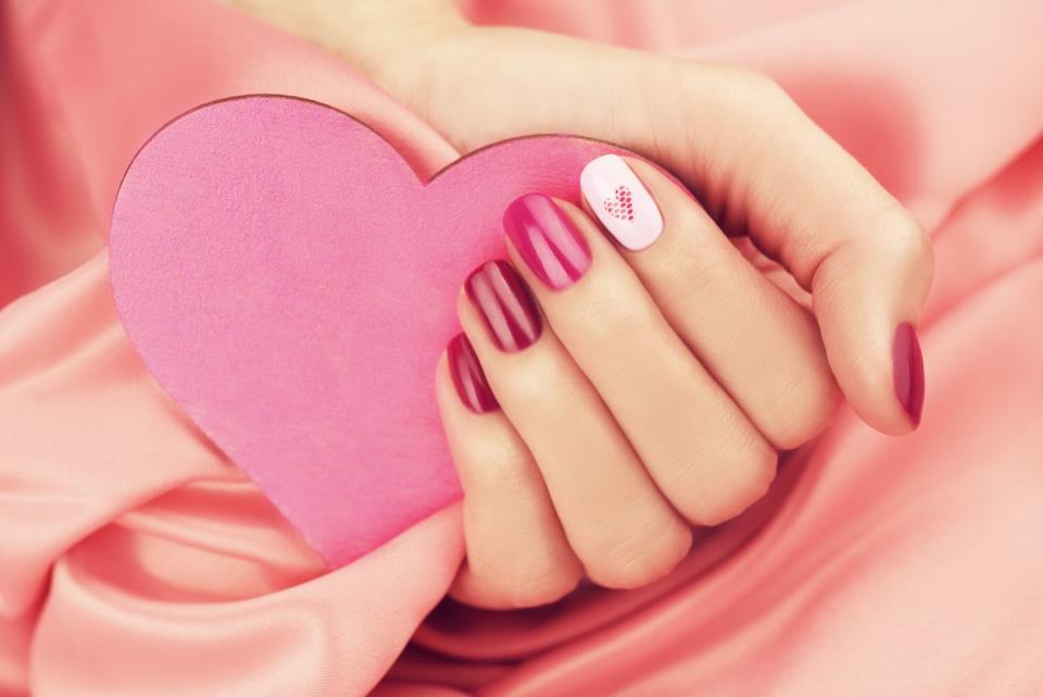 valentines day nail ideas shades pink heart accent