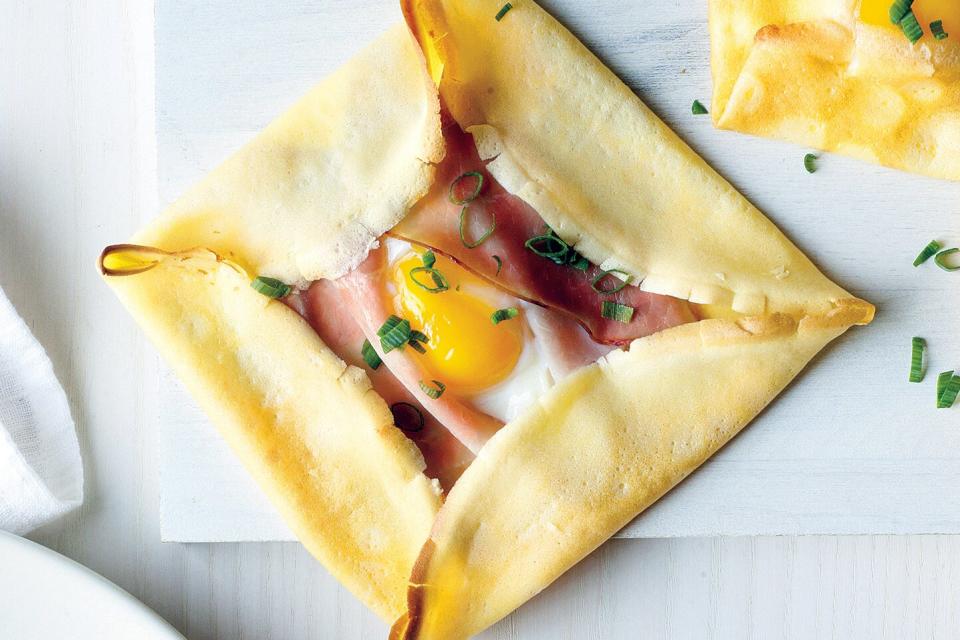 med106461_0111_how_ham_crepe.jpg