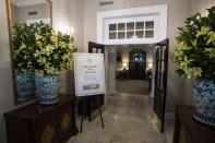 <p>The newly renovated West Wing Lobby is seen at the White House in Washington on Tuesday, Aug 22, 2017. (Photo: Jabin Botsford/The Washington Post via Getty Images) </p>