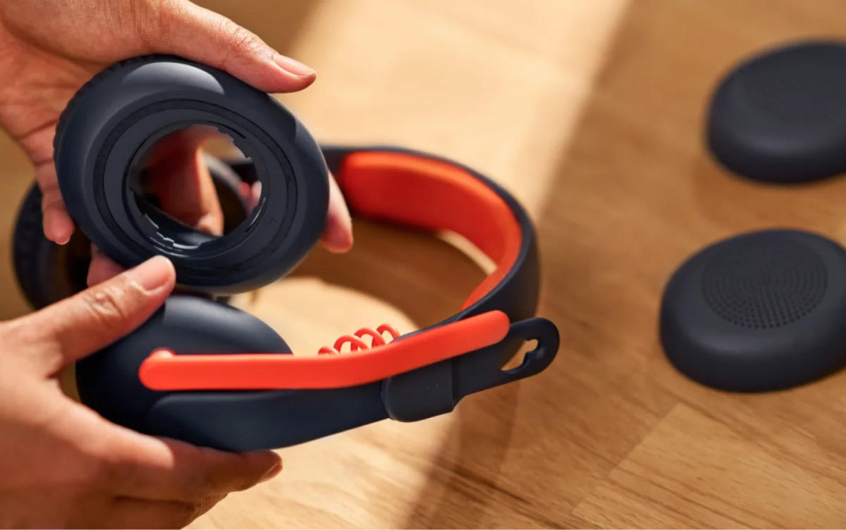 Logitech's Zone Learn headset for kids has swappable ear pads and wires - engadget.com