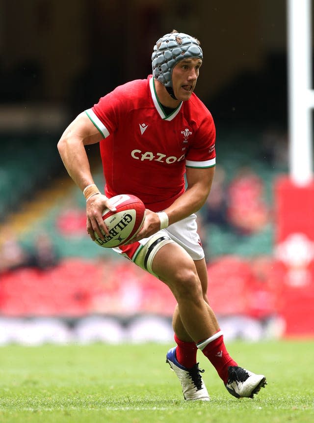 Captain Jonathan Davies has overcome a knock to start