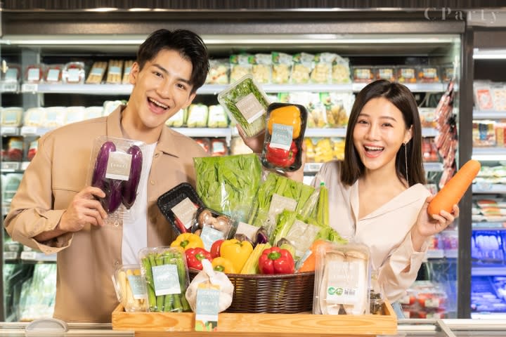 蔬菜區獨家推出EUGENIE品牌，強調選品團隊走訪台灣鄉鎮，找尋符合有機與產銷履歷標準的食材。