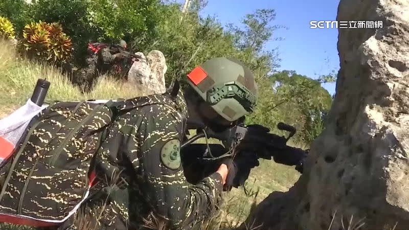 國家鼓勵後備軍人回軍中重拾槍桿，累積足夠後備戰力。