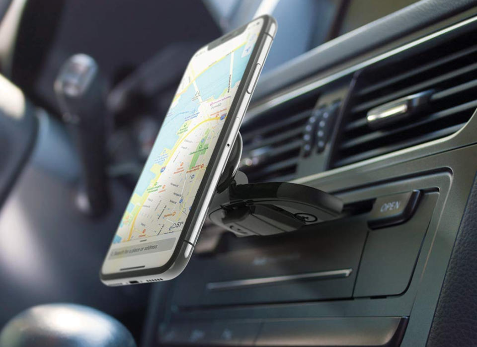 Save 45 on this magnet car mount. (Photo: Amazon)