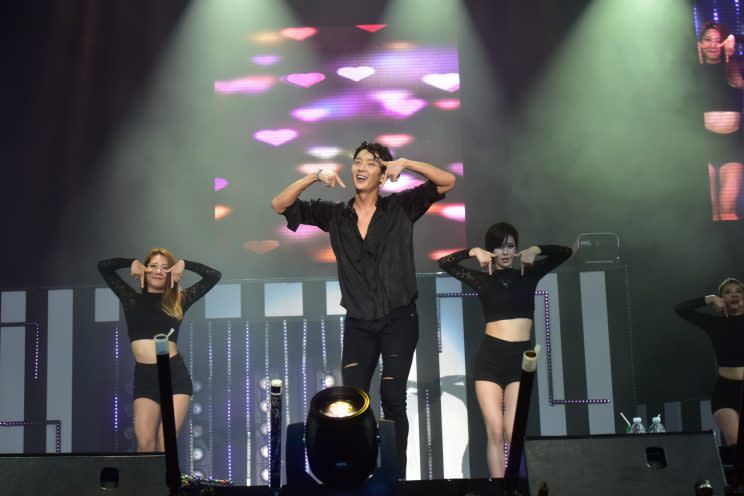 Lee Joon Gi performed a cover of TT, a hit song by popular K-pop girl group, TWICE. (Credit: UnUsUaL Entertainment)