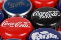 <p>Tatsächlich reicht es für Coca Cola nur für den achten Platz. Der Konzern hat neben seiner namensgebenden Coca Cola noch weitere Produkte im Portfolio, darunter Sprite oder Fanta. Dennoch setzte man 2017 nur 35 Milliarden Dollar um – weniger als die Konkurrenz. </p>