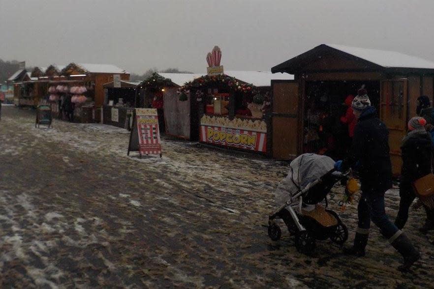 The Christmas pop-up was called a "joke" by disappointed families: Bizarro's Theme Park Photography