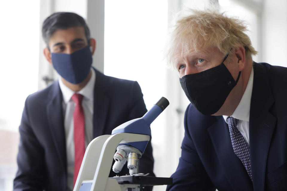 Prime Minister Boris Johnson (right) and Chancellor of the Exchequer Rishi Sunak take part in a science lesson during a visit to King Solomon Academy in Marylebone, central London. Picture date: Thursday April 29, 2021.