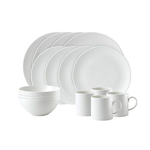 1) Wedgwood Gio 16-Piece Dinnerware Set