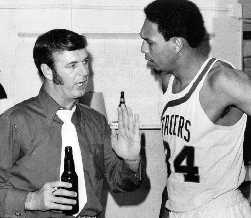 Indiana Pacers coach Bob Leonard with Mel Daniels in 1973 