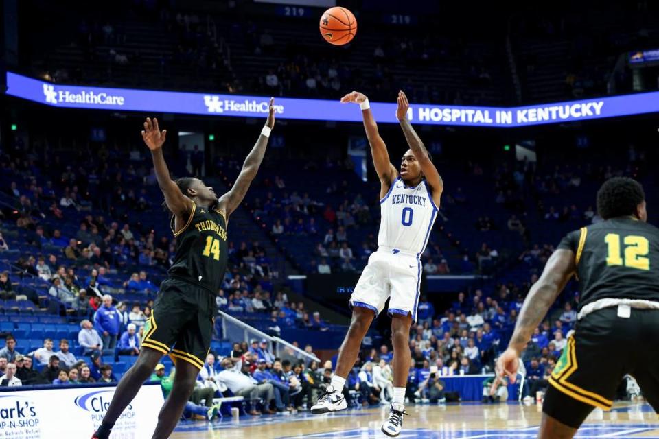 Kentucky guard Rob Dillingham was just 1-for-2 from 3-point range in Kentucky’s two exhibition games, though he went 3-for-7 from deep in the Blue-White scrimmage. Silas Walker/swalker@herald-leader.com