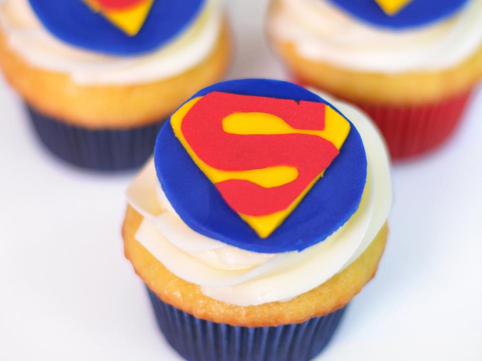 Superman Cupcakes