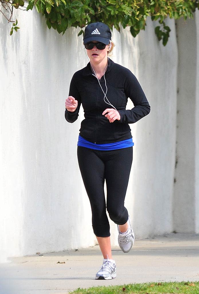 Reese Witherpsoon Jogging