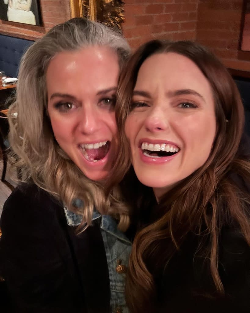 <p>Hilarie Burton & Sophia Bush</p>