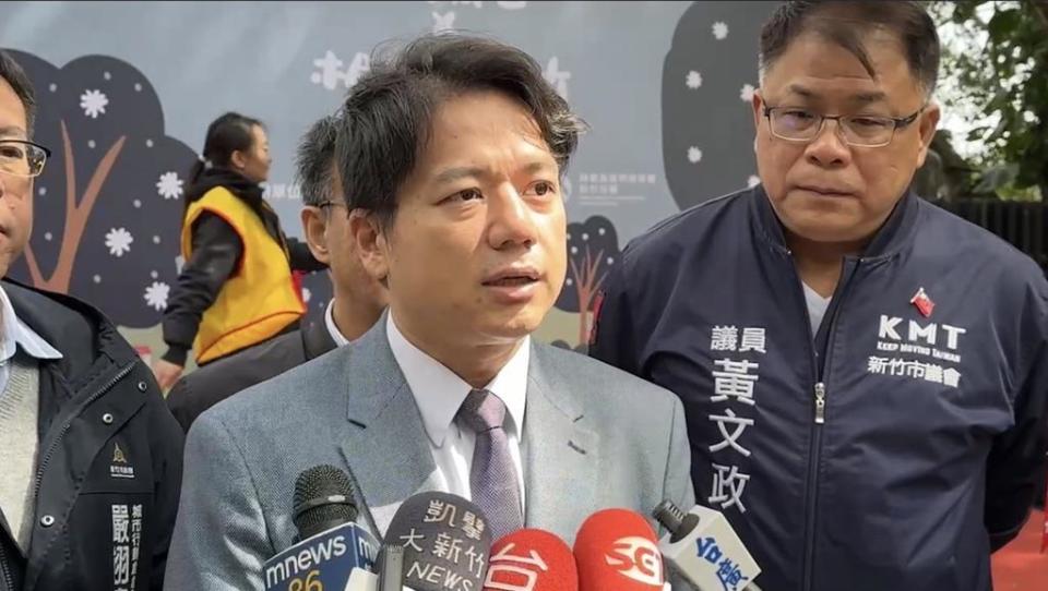 新竹市副市長邱臣遠20日表示，尊重吳皇昇的生涯規畫，但外界補風捉影的不實謠言無助市政的推動。（陳育賢攝）