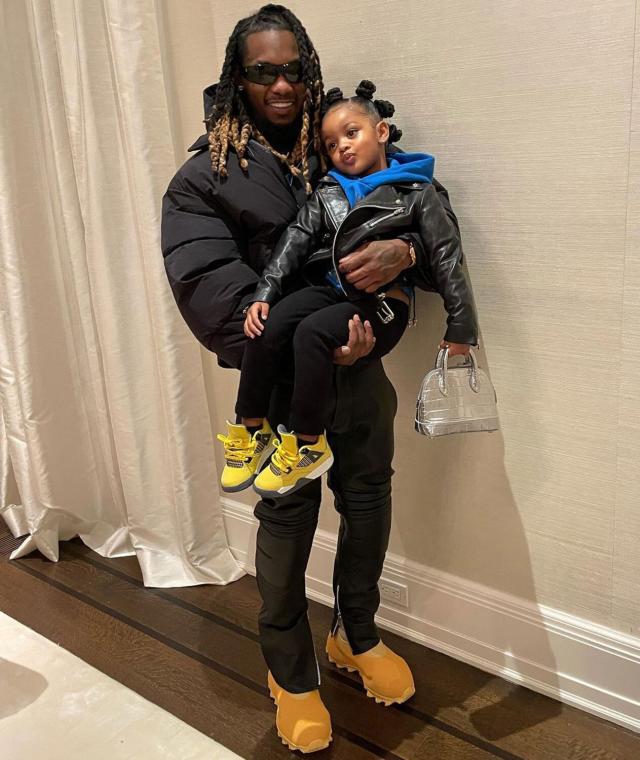 Cardi B shares sweet family photo with Offset and their 2 kids