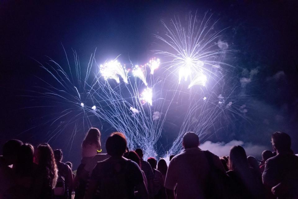 The Royal Oak pub at Barlborough will be holding a free fireworks display on November 5 at 7pm. There will be hook a duck, penalty shootout, Wipeout, bouncy castle,  hot dogs, pie and peas,  burgers and hot roast pork. (Photo: NDABCREATIVITY/Adobe Stock)