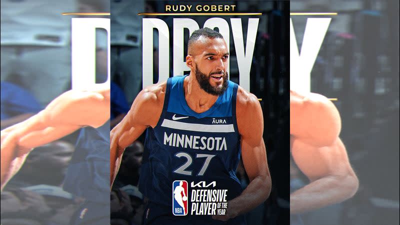 明尼蘇達灰狼隊「法國鐵塔」中鋒戈貝爾（Rudy Gobert）擊敗法國同胞怪物新人「斑馬」溫班亞馬奪下最佳防守球員。（圖／翻攝自NBA官方X）