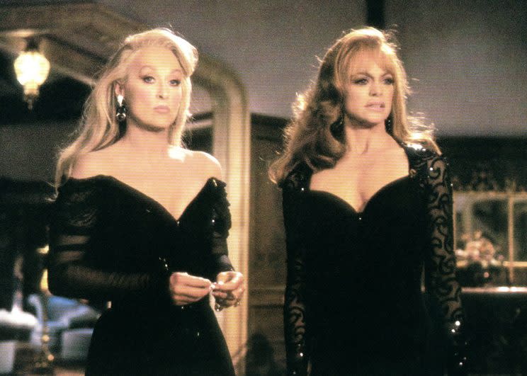 Meryl Streep and Goldie Hawn in 'Death Becomes Her' (Photo: Everett) 