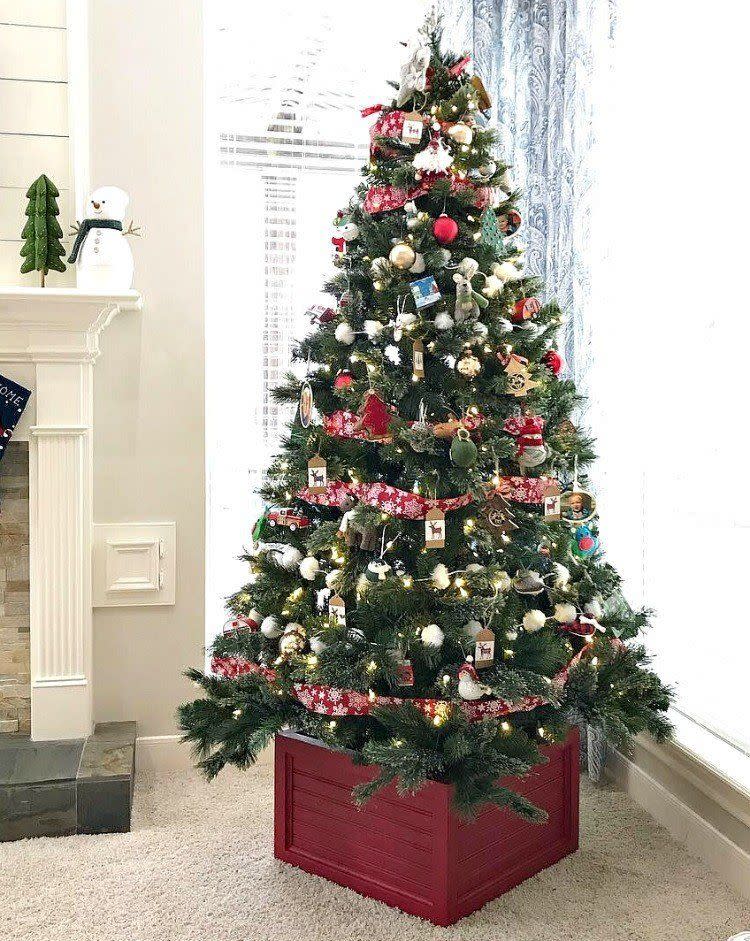 Red Christmas Tree Box Stand