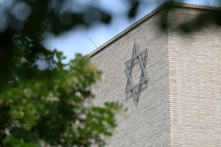 Bundespräsident Frank-Walter Steinmeier hat die neue Synagoge in Potsdam als "Geschenk für uns alle" bezeichnet. Das sagte er bei der Einweihung des Gotteshaus in der brandenburgischen Landeshauptstadt. (RALF HIRSCHBERGER)